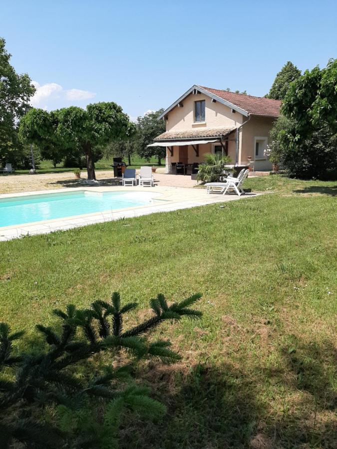 Gite A La Campagne Avec Piscine Biziat Екстериор снимка
